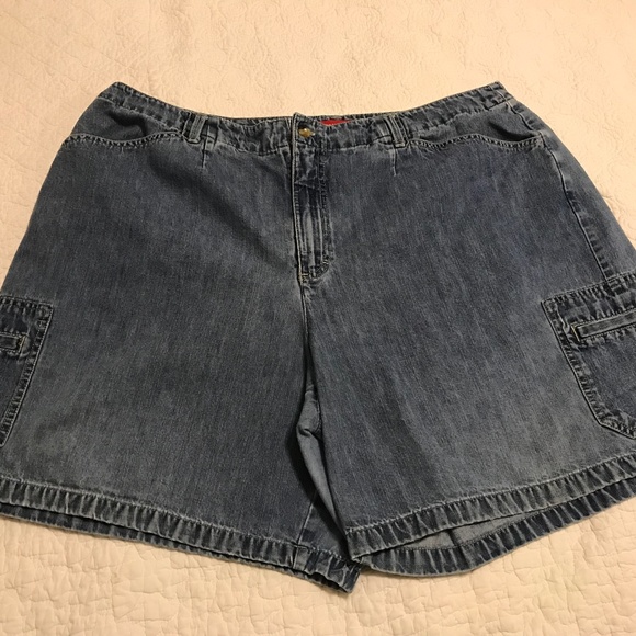 Gloria Vanderbilt blue jeans shorts (20W) - Picture 2 of 13
